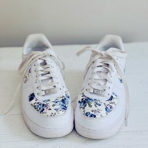 Custom flowers *Nike Air* Air Force 1 * size 6